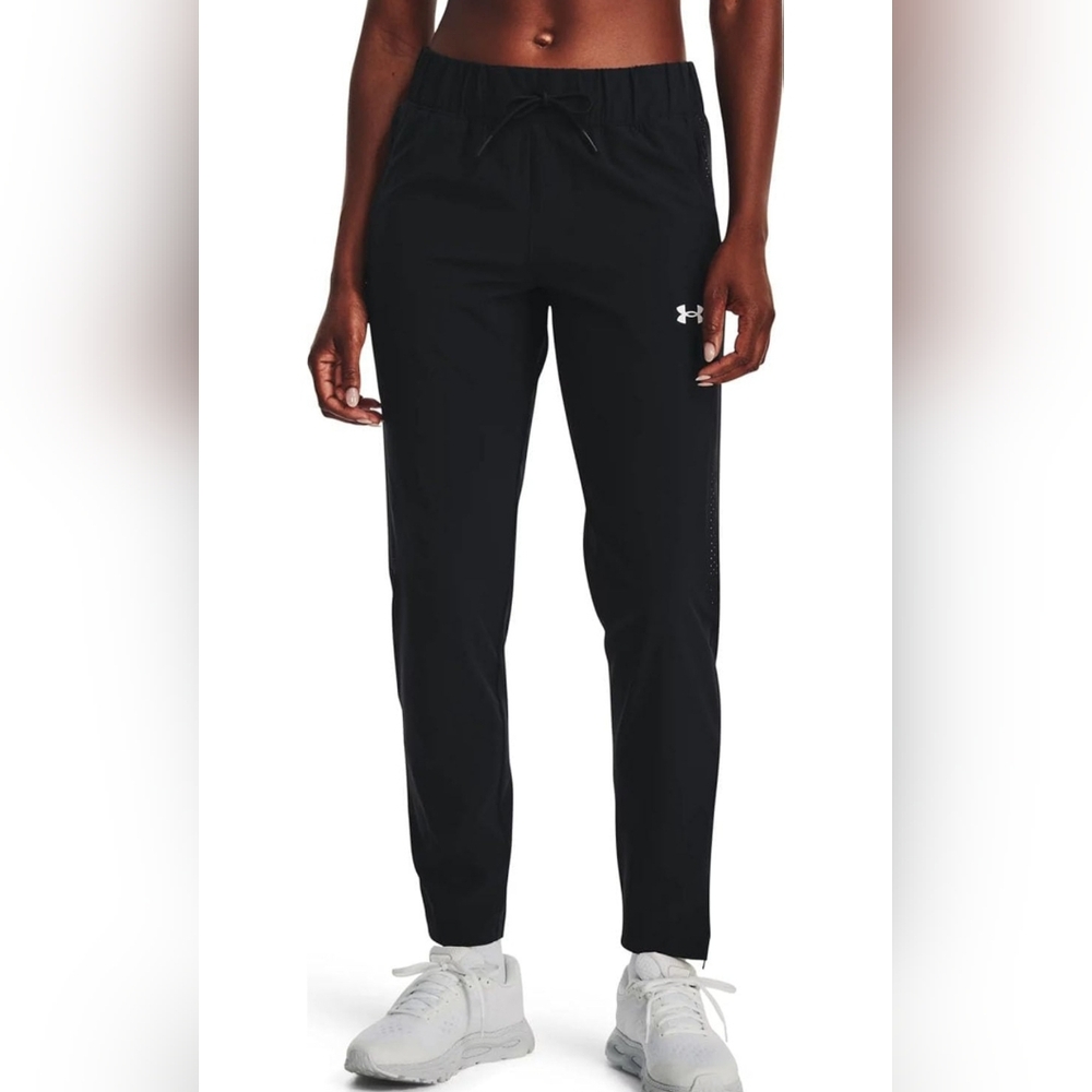 Women's Under Armour Pants, Size Large.